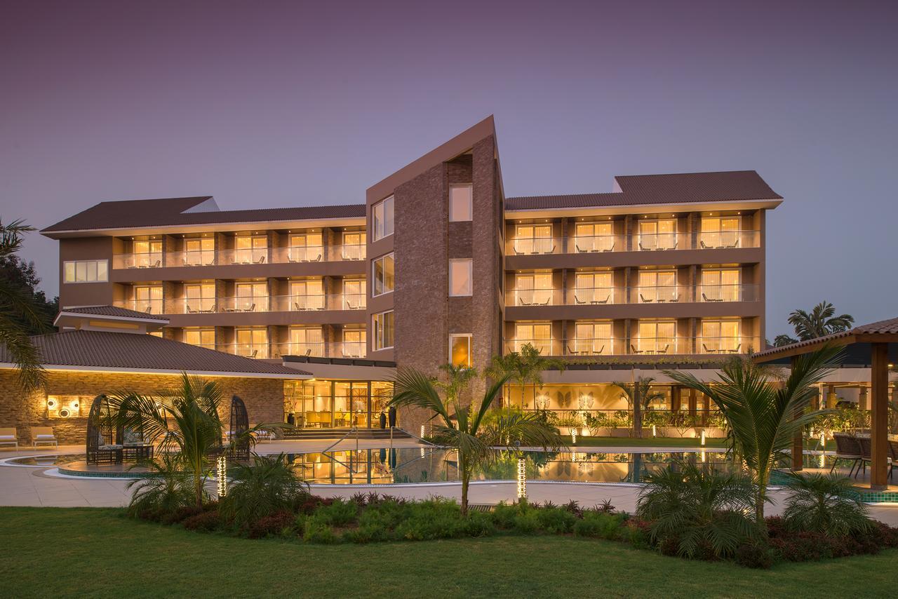 Kabir Hotel & Spa Vadodara Exteriör bild